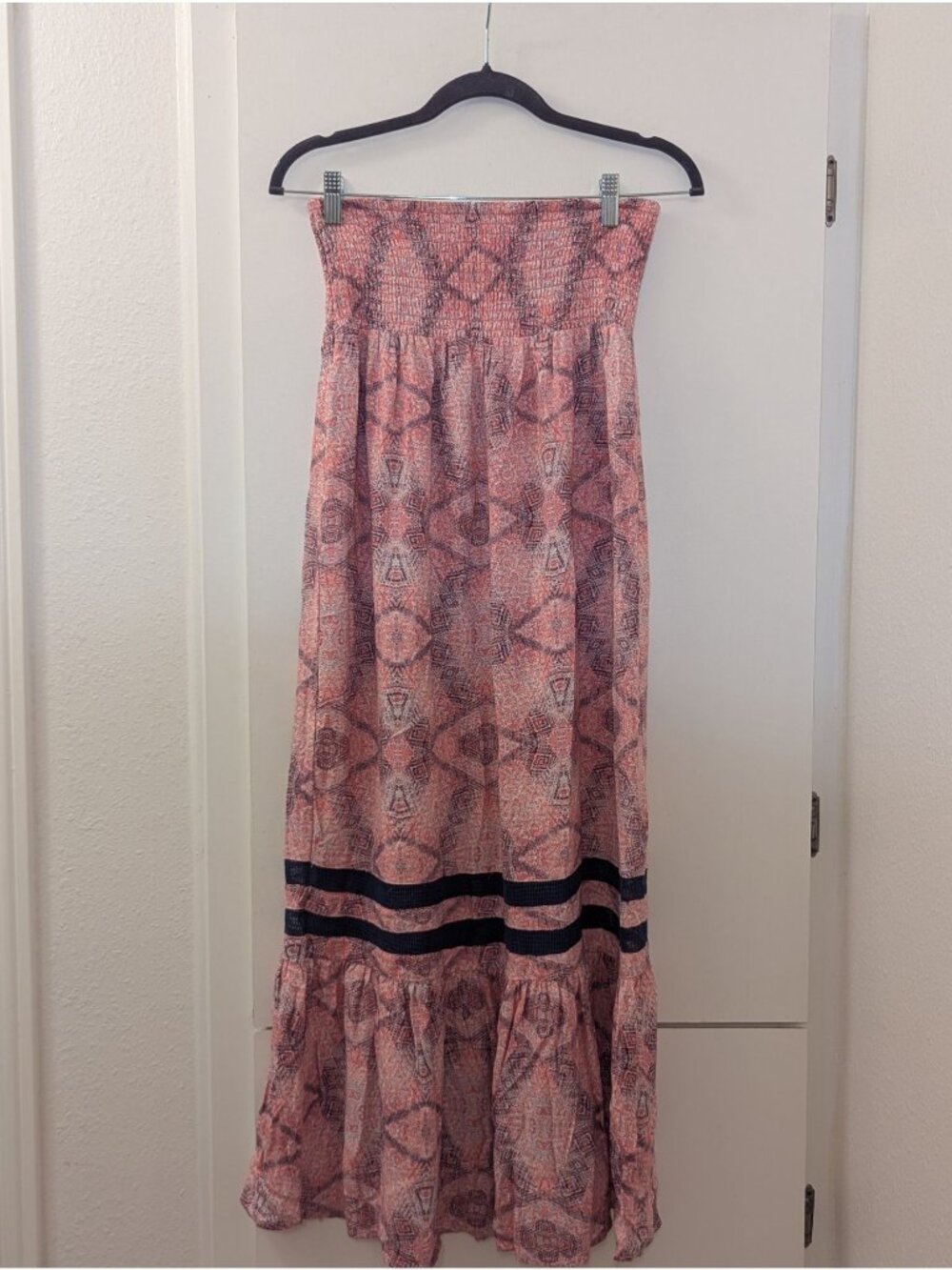 Volcom Womens Size 12 Strapless Boho Maxi Dress With Navy Crochet Trim & Geometr